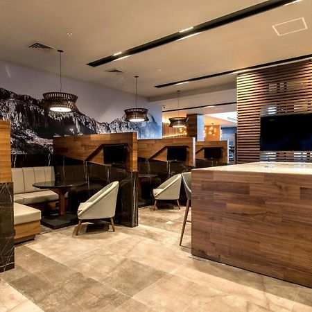 Courtyard By Marriott San Luis Potosi, Los Lagos Экстерьер фото