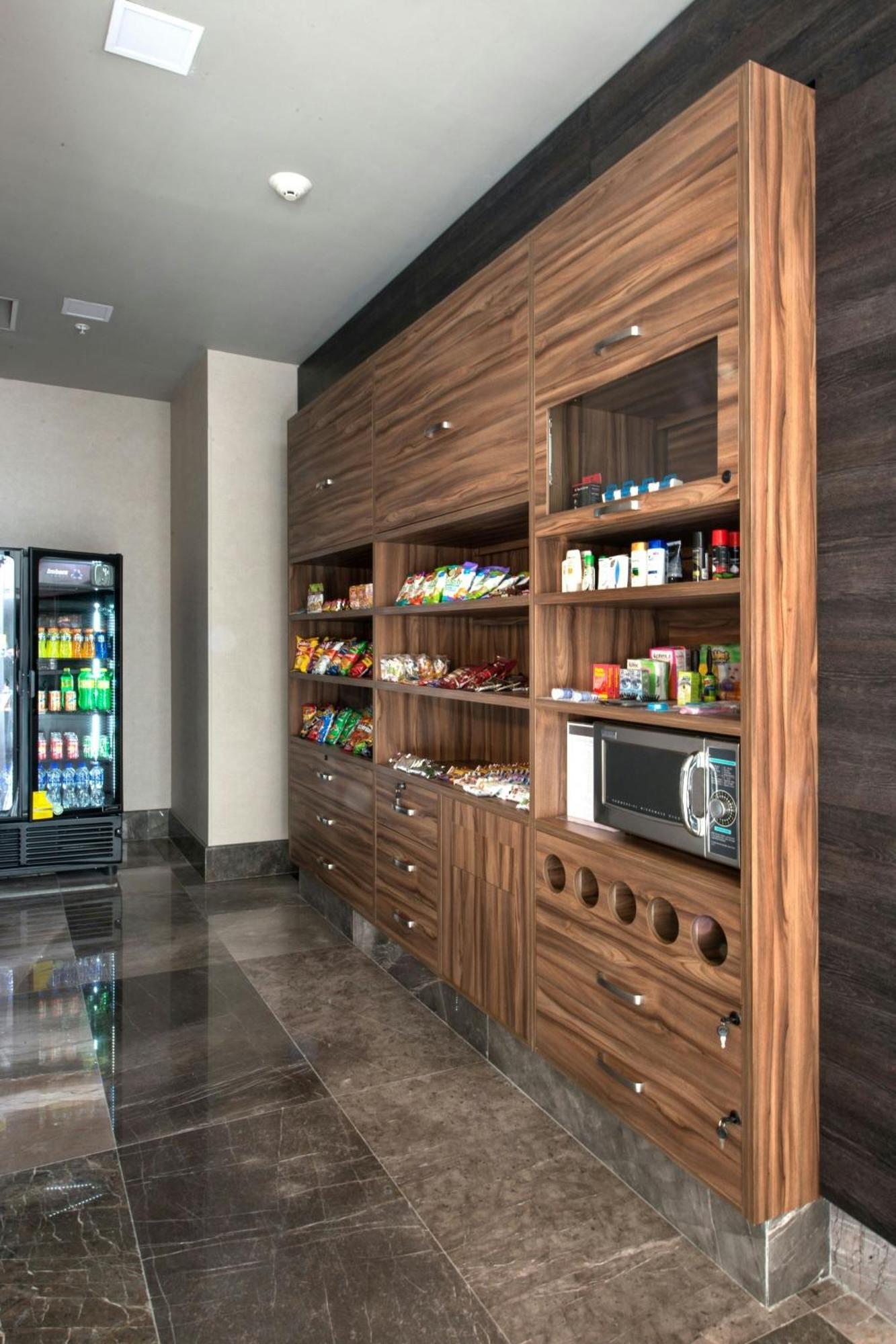 Courtyard By Marriott San Luis Potosi, Los Lagos Экстерьер фото